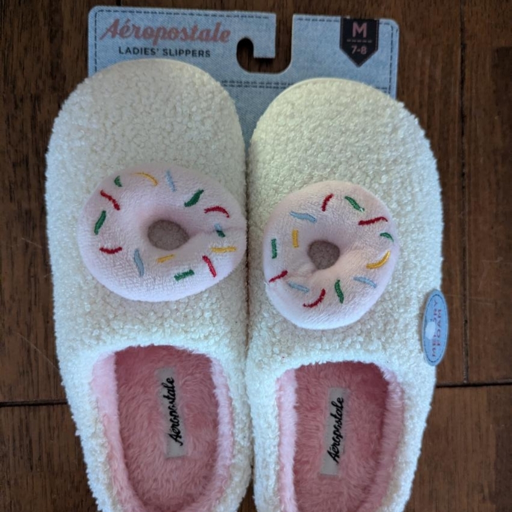 Aeropostale Sprinkle Donut Slippers - Cream and Pink